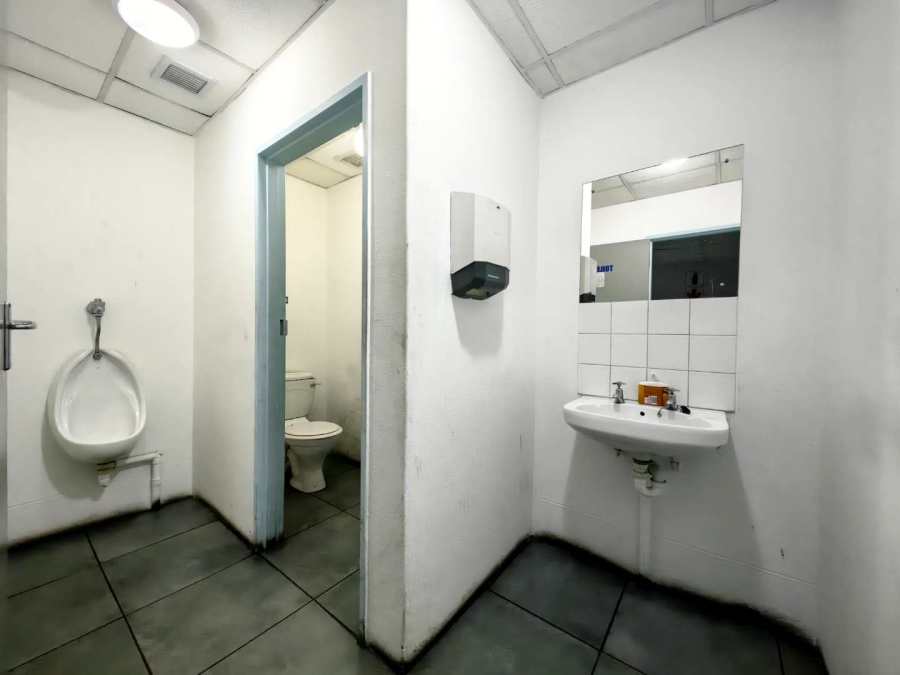 To Let commercial Property for Rent in Wynberg Western Cape